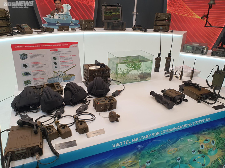 Triển lãm Quốc phòng 2022: Không quân Việt Nam trình diễn trên bầu trời Hà Nội - 76