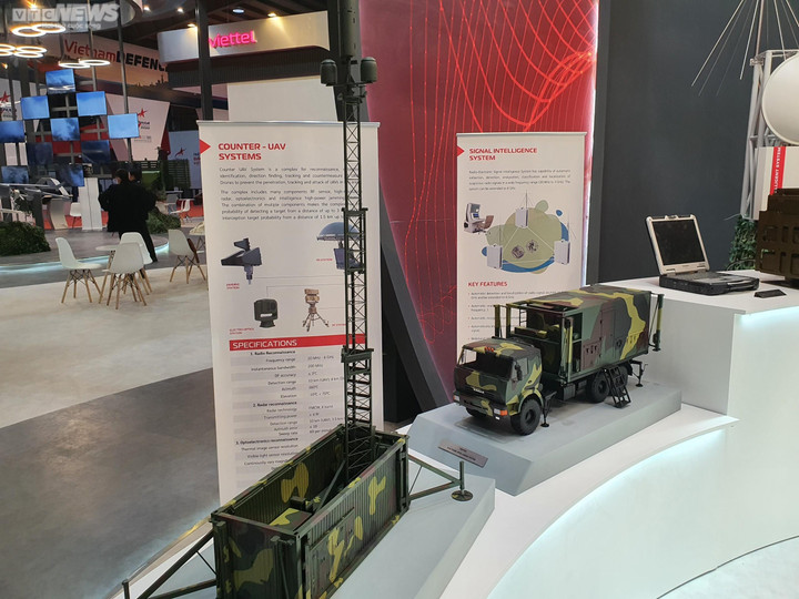 Triển lãm Quốc phòng 2022: Không quân Việt Nam trình diễn trên bầu trời Hà Nội - 75