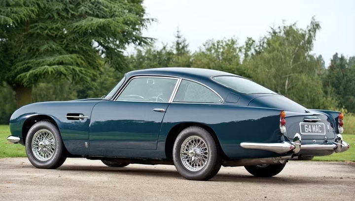 5 mẫu xe Aston Martin đẹp nhất mọi thời đại - 1