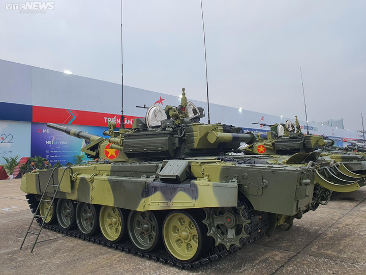 Triển lãm Quốc phòng 2022: Không quân Việt Nam trình diễn trên bầu trời Hà Nội - 58