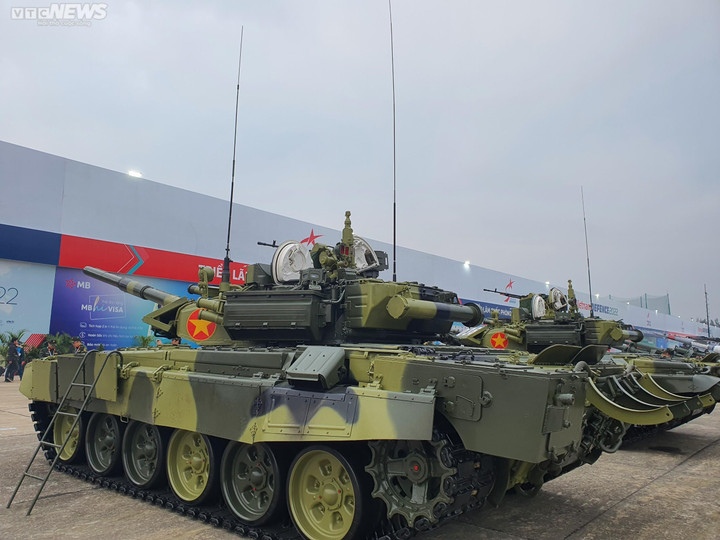 Triển lãm Quốc phòng 2022: Không quân Việt Nam trình diễn trên bầu trời Hà Nội - 59