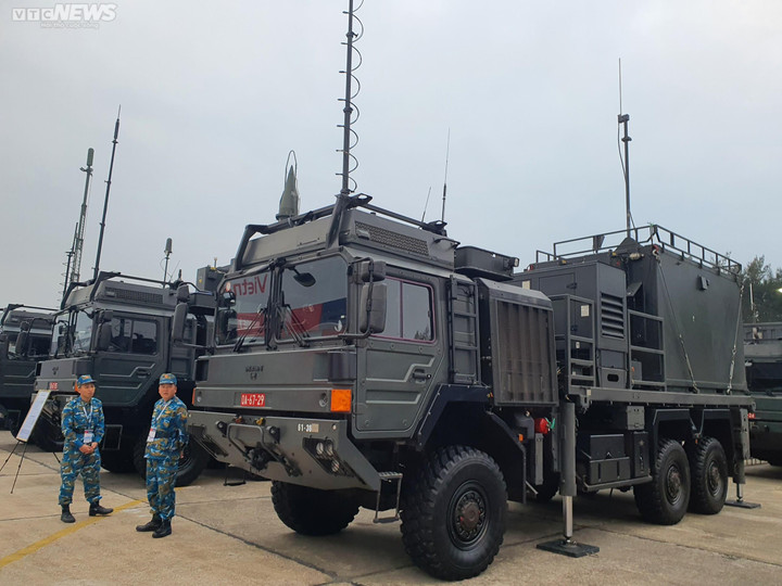 Triển lãm Quốc phòng 2022: Không quân Việt Nam trình diễn trên bầu trời Hà Nội - 32