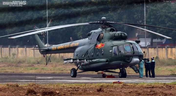 Triển lãm Quốc phòng 2022: Không quân Việt Nam trình diễn trên bầu trời Hà Nội - 24