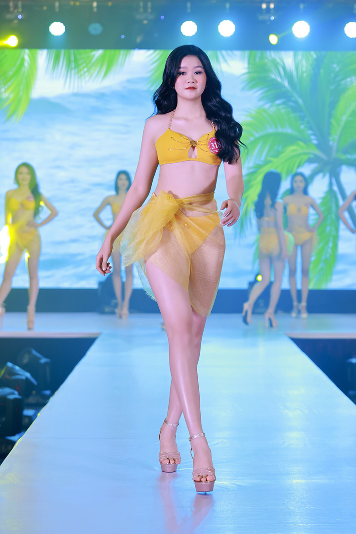 Dàn người đẹp nóng bỏng với bikini trong bán kết Hoa hậu Việt Nam Thời đại 2022 - 4