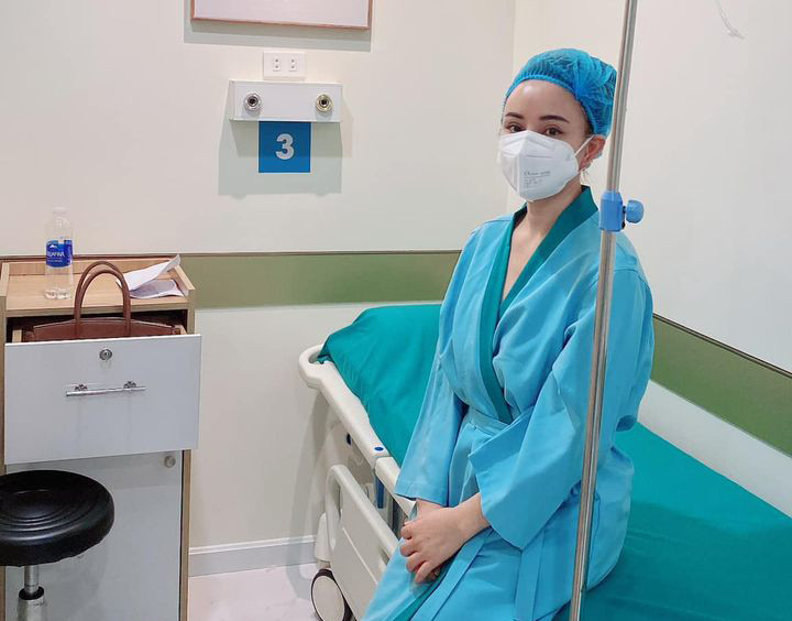 Sao Việt 10/12: Việt Hương cúng giỗ 2 năm ngày mất cố nghệ sĩ Chí Tài - 9