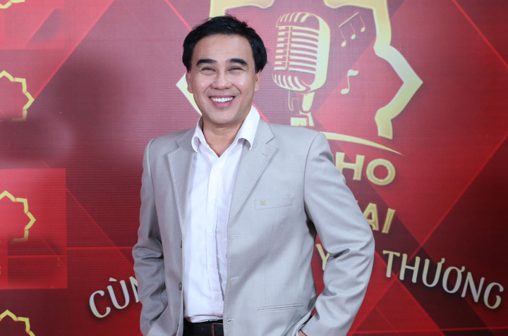 MC Quyền Linh: Tôi sẽ dốc lòng vì người nghèo tới khi sức khỏe không cho phép - 1