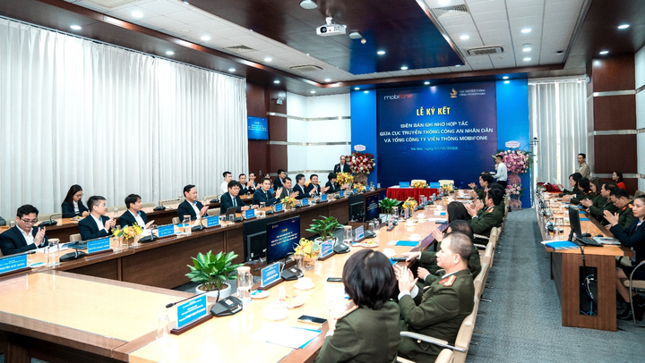 MobiFone và Cục Truyền thông CAND ký hợp tác trong lĩnh vực chuyển đổi số - 4