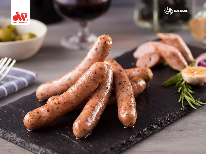 Xúc xích Đức Việt lọt top 10 sản phẩm - dịch vụ tin dùng Việt Nam 2022 - 2