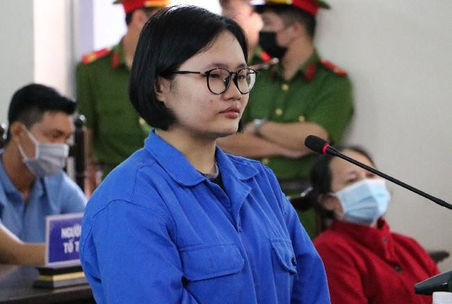 Nữ sinh đầu độc cha bằng xyanua khai bị đè nén từ việc học - 2