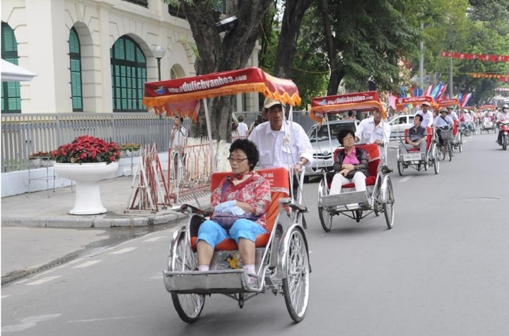 Lượng khách quốc tế đến Việt Nam hồi phục ấn tượng - 1