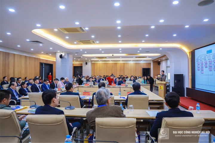 Đại học Công nghiệp Hà Nội tổ chức hội thảo 'Sản xuất thông minh' - 1