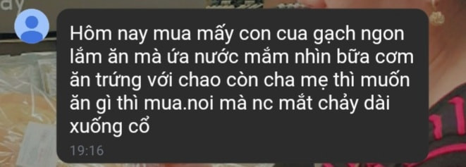 Khoe mẹ bữa cơm tự nấu, nữ sinh khóc không thành lời trước tin nhắn của mẹ - 2