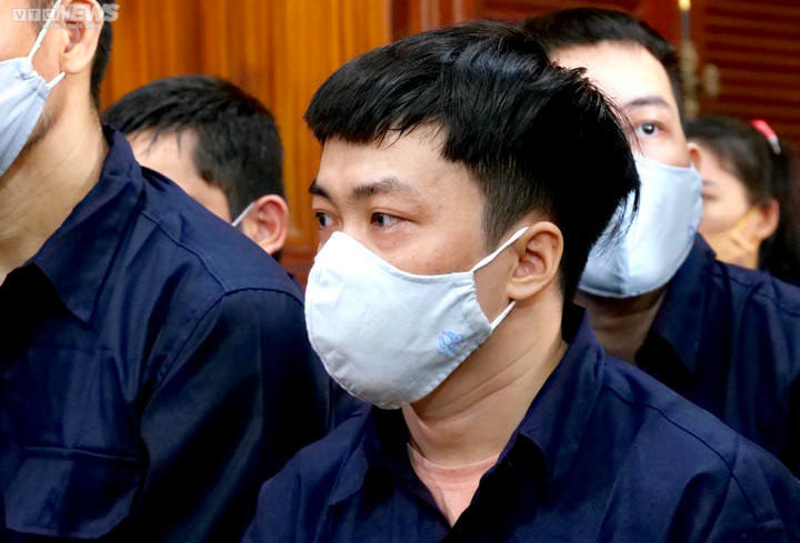 Em trai CEO Alibaba Nguyễn Thái Luyện: 'Chỉ ký và làm theo chỉ đạo của anh trai' - 1