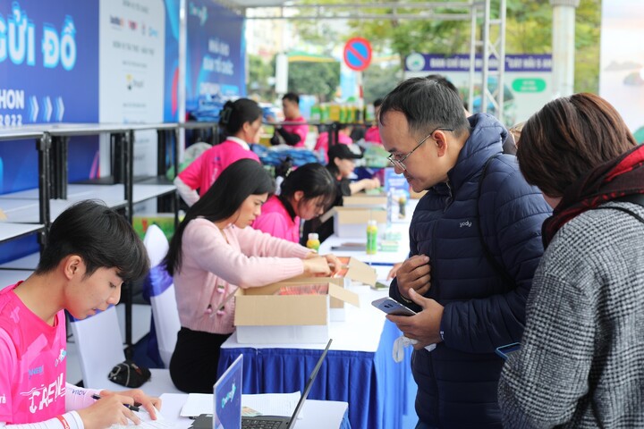 OneWay Marathon 2022: Hàng nghìn VĐV đổ bộ Cát Bà - 2