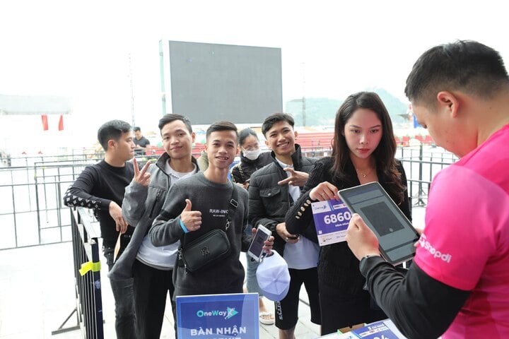 OneWay Marathon 2022: Hàng nghìn VĐV đổ bộ Cát Bà - 8
