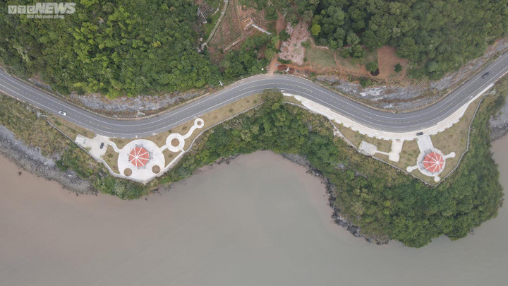 Huy động gần 200 cán bộ, chiến sỹ điều tiết giao thông cung đường OneWay Cát Bà - 1