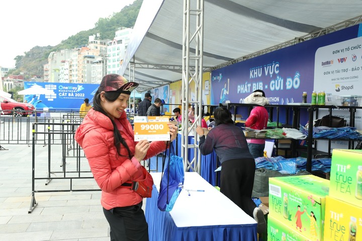 OneWay Marathon 2022: Hàng nghìn VĐV đổ bộ Cát Bà - 1