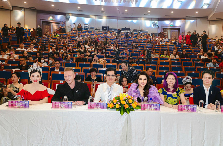 Nữ sinh 18 tuổi quê Nghệ An đăng quang Hoa hậu Việt Nam Thời đại 2022 - 1