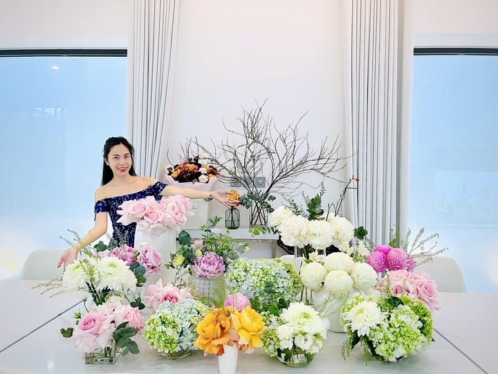 Sao Việt 12/12: Hai con gái xinh đẹp của Quyền Linh thích thú được thăm Hà Nội - 5