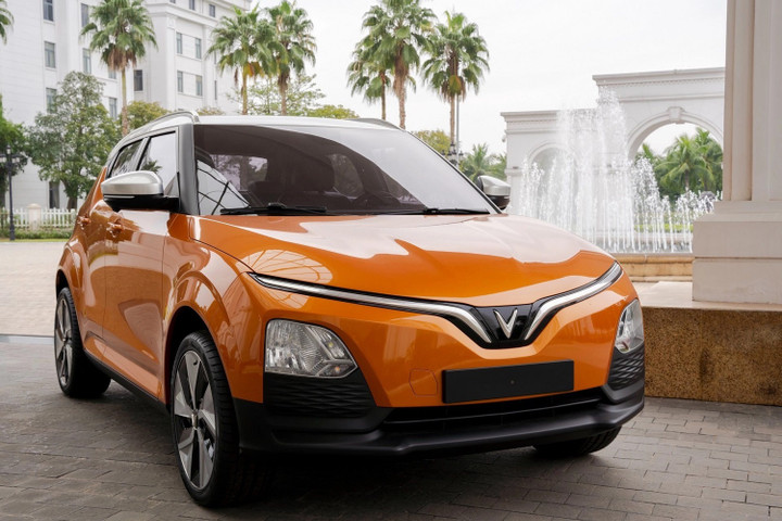 Gần 3.300 đơn đặt hàng ô tô điện VinFast VF 5 Plus sau 9 giờ mở bán - 1