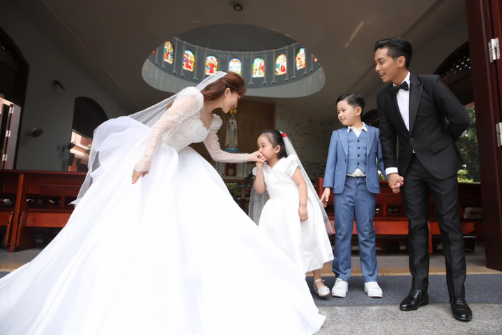 Ảnh cưới trong nhà thờ của Khánh Thi - Phan Hiển - 8