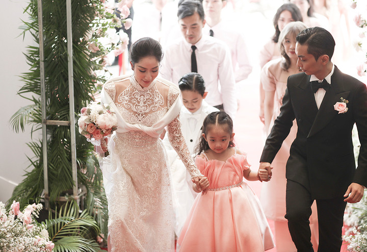 Khánh Thi bật khóc trước lời nhắn nhủ của bà ngoại Phan Hiển trong đám hỏi - 7