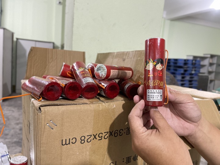 Thu giữ 2.500 viên pháo điện tại Phú Yên - 1