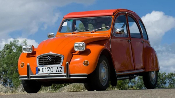 Top 12 chiếc ô tô rẻ nhất từng được sản xuất - 12