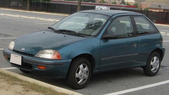 Top 12 chiếc ô tô rẻ nhất từng được sản xuất - 6