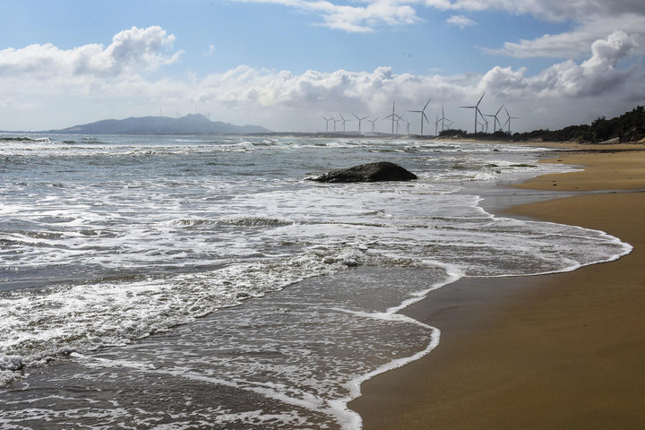 Vẻ đẹp choáng ngợp của cánh đồng điện gió ở Bình Định - 8