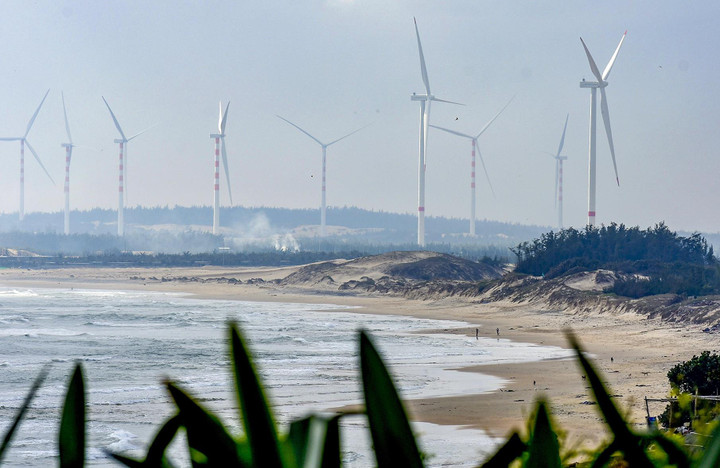 Vẻ đẹp choáng ngợp của cánh đồng điện gió ở Bình Định - 4