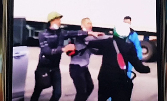 Thực hư thông tin 'ẩu đả do chèn lốt' tại Móng Cái, Quảng Ninh - 1