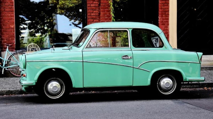 Top 12 chiếc ô tô rẻ nhất từng được sản xuất - 4