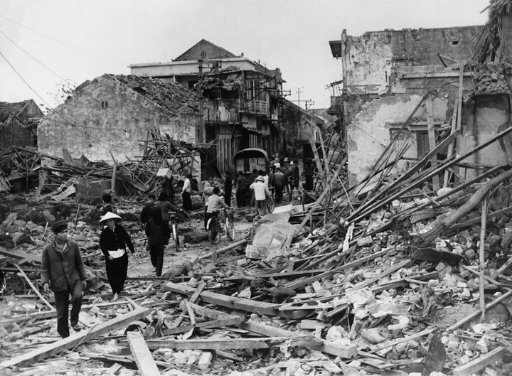 Quizz: Ai là phi công đầu tiên bắn rơi B-52 ở 'Điện Biên Phủ trên không'? - 2