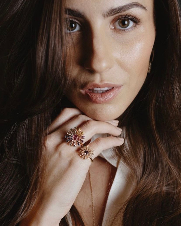 Hậu phương tài sắc vẹn toàn của người hùng đội tuyển Croatia Livakovic - 2