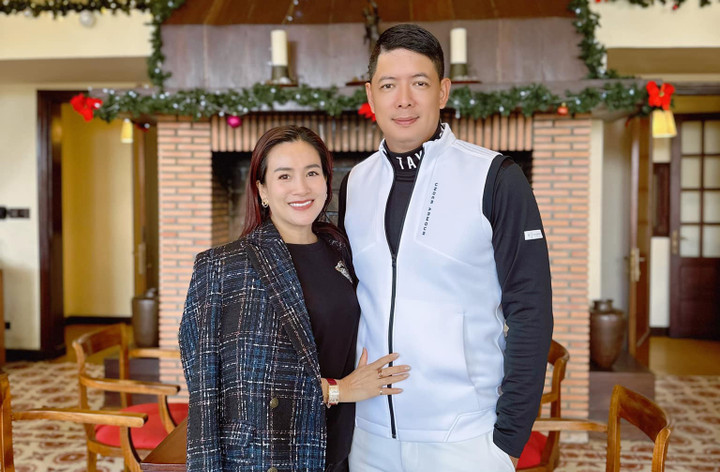 Sao Việt 15/12: Vợ chồng Bình Minh trốn con đi 'hâm nóng' tình cảm - 1