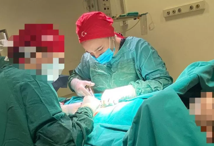 Cô gái 20 tuổi giả mạo bác sĩ làm việc ở bệnh viện suốt một năm mà không ai biết - 3