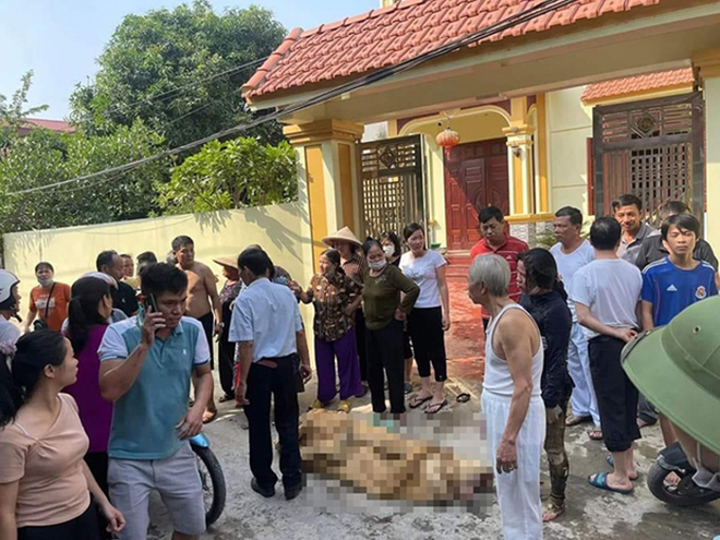Ba con gái đổ xăng đốt nhà mẹ đẻ ở Hưng Yên: Người mẹ đã tử vong - 1