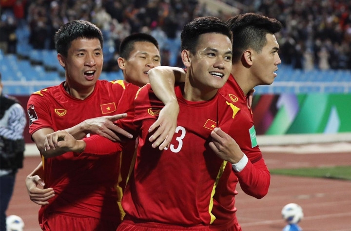 Trực tiếp bóng đá Việt Nam 1-0 Philippines: Văn Quyết ghi bàn - 10