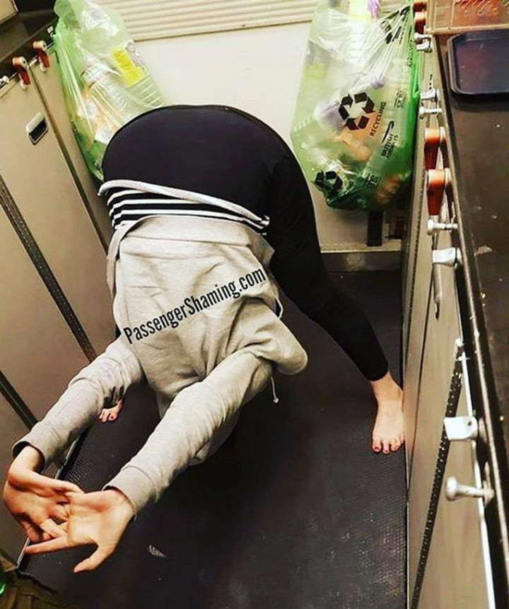 Những tình huống kỳ quặc xuất hiện trên máy bay mà không ai muốn gặp phải - 4