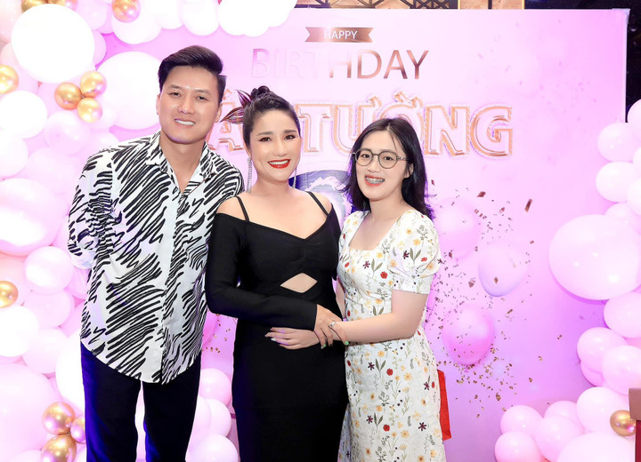 MC Cát Tường đón tuổi mới hạnh phúc bên dàn sao Việt đình đám - 5