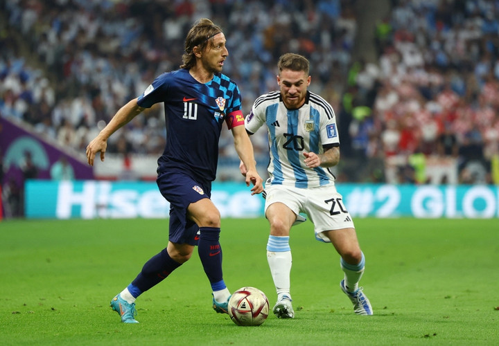 Modric: 'Mong Messi vô địch World Cup 2022' - 2