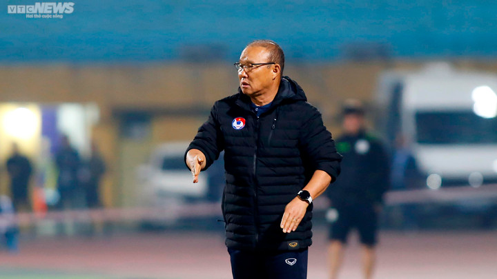 Đối thủ khen tuyển Việt Nam không điểm yếu, HLV Park Hang Seo khiêm tốn đáp lời - 1