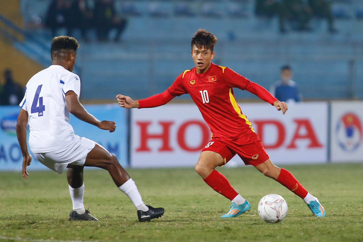 Trực tiếp bóng đá Việt Nam 1-0 Philippines: Văn Quyết ghi bàn - 4