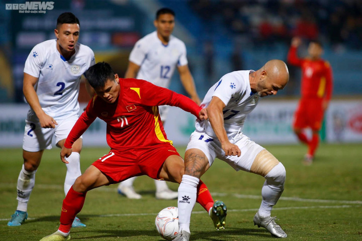 Trực tiếp bóng đá Việt Nam 1-0 Philippines: Văn Quyết ghi bàn - 3