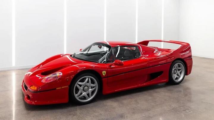 Chiêm ngưỡng siêu xe Ferrari F50 35 năm tuổi vẫn đẹp như mới - 1