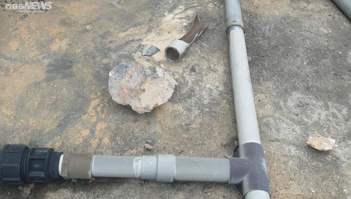 Nổ mìn khai thác mỏ, đá văng trúng nhà dân ở Quảng Ninh - 6