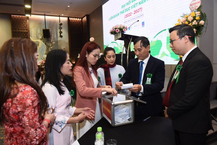 Nguyên Thứ trưởng Trần Chiến Thắng làm Chủ tịch Liên đoàn Thể dục Việt Nam - 1