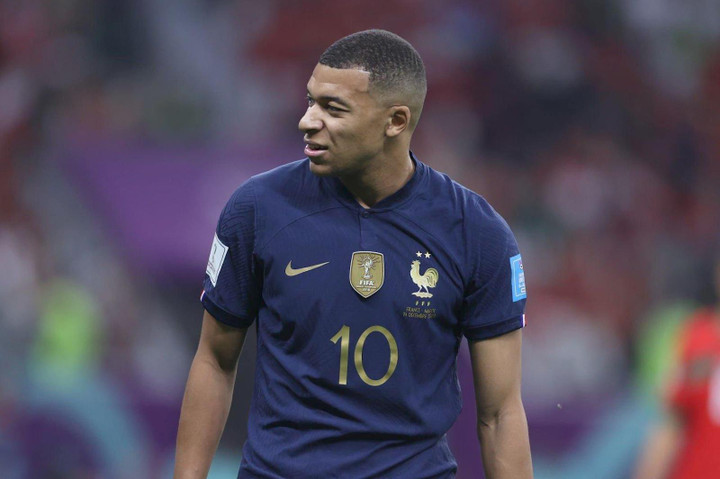 Rio Ferdinand: Mbappe là điểm yếu của đội tuyển Pháp - 1
