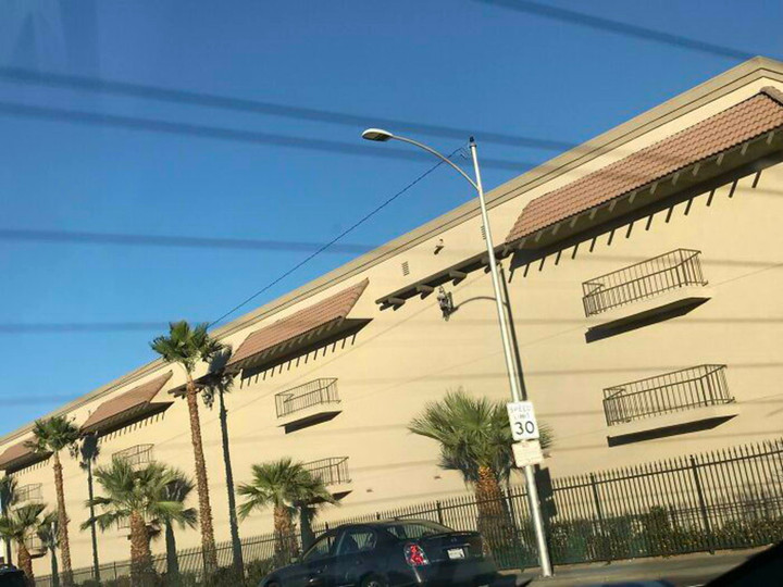 Khó hiểu trước những ban công có thiết kế vượt 'tầm hiểu biết của người thường' - 4